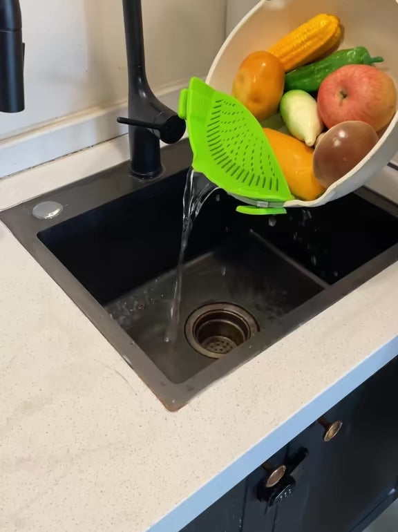 מסנן סיליקון אוניברסלי לסירים – מתחבר לשפת הסיר לסינון נוח של מים ופסטה